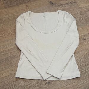 Old Navy Women's Off-White Long Sleeve Tee